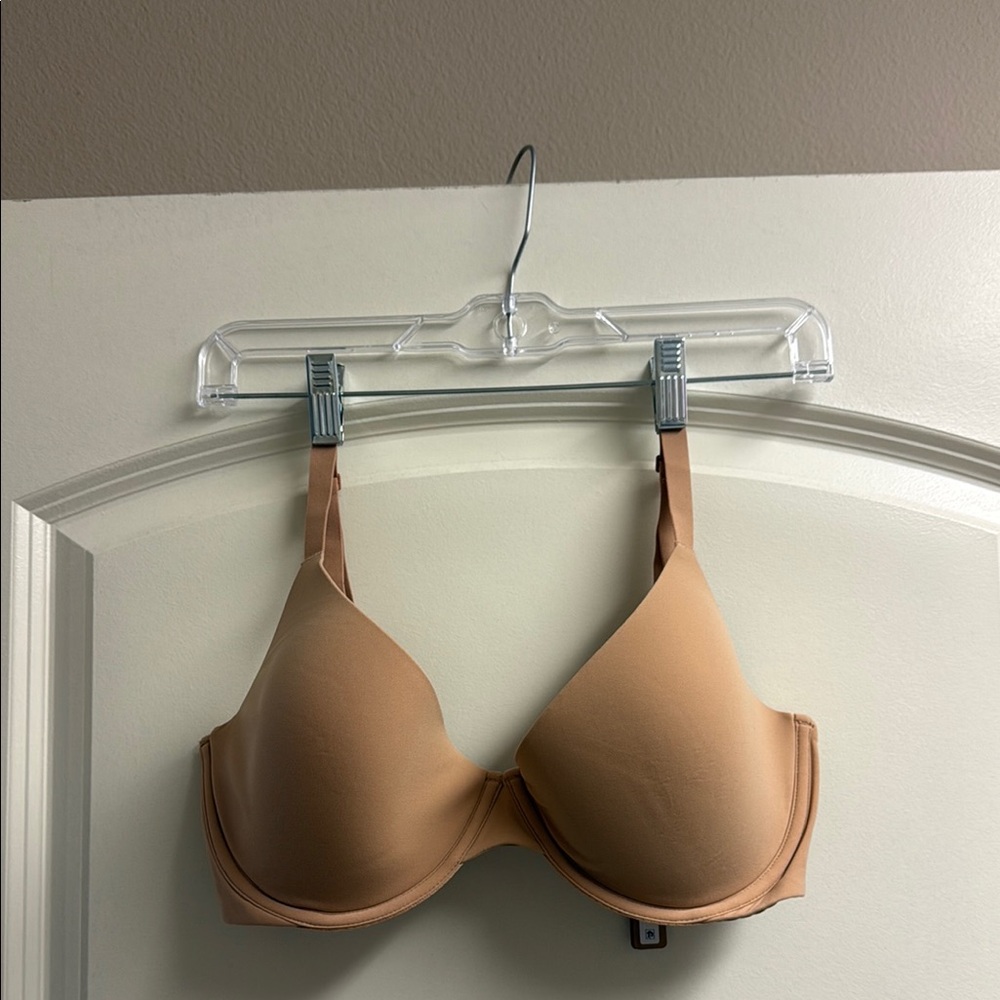 BNWT Tan Bra 34DDD